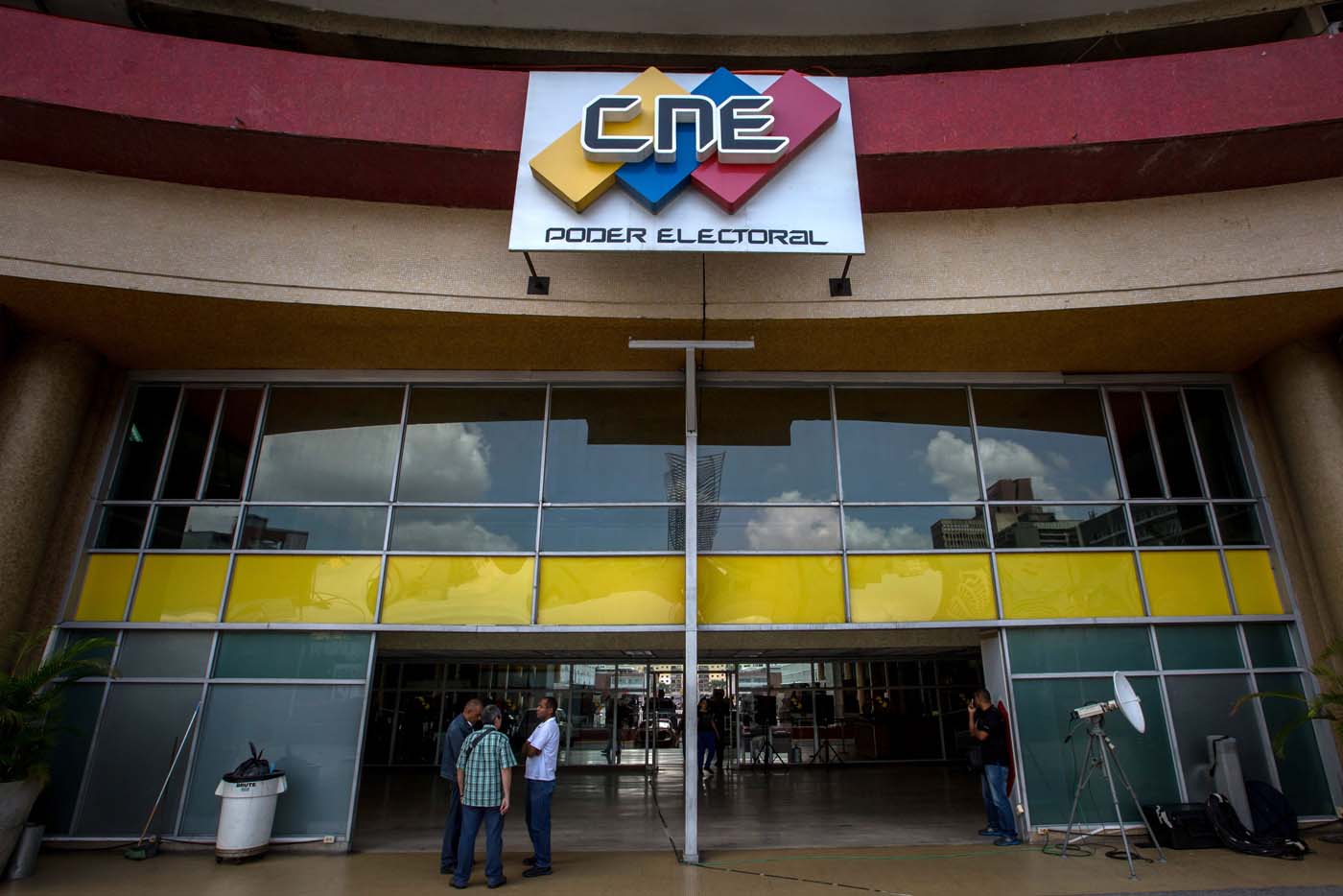 La MUD entregará hoy al CNE la solicitud para activar la recolección del 20% de firmas