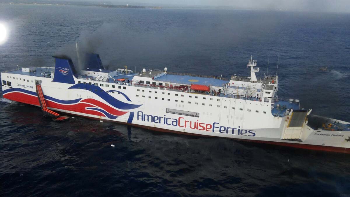 Se incendió crucero en la costa de Puerto Rico con 512 personas a bordo
