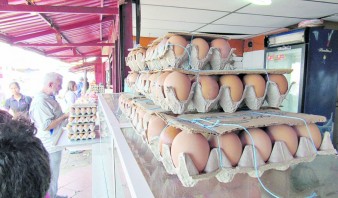 En Puerto La Cruz el precio del cartón de huevos va pa’ arriba