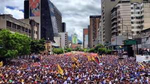 ¡Con gorra tricolor! Estos artistas se tomaron selfies en la Toma de Caracas