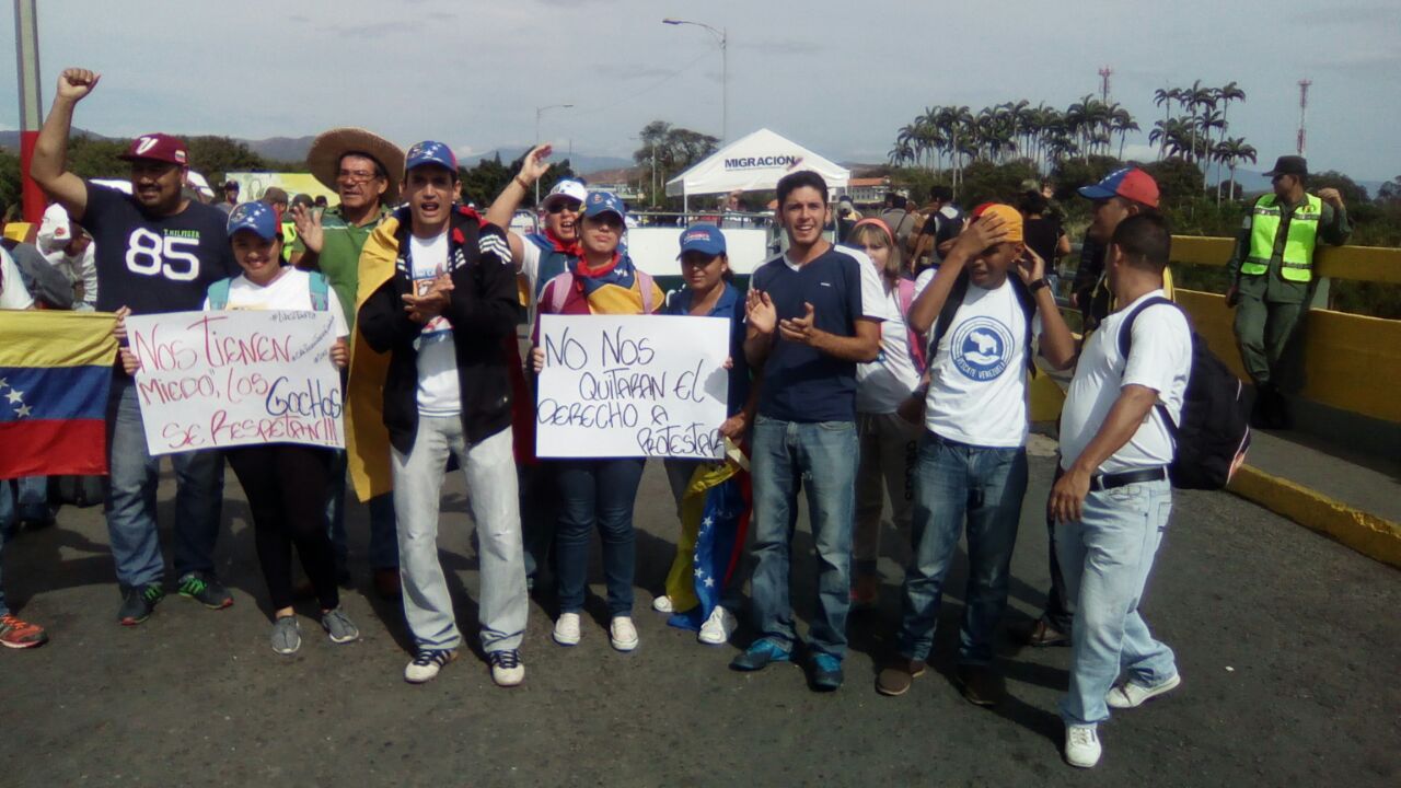 Tachirenses marcharon desde San Antonio a San Cristóbal (FOTOS)