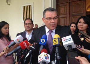 Márquez: Usan esquemas antidemocráticos para arrinconar a la oposición