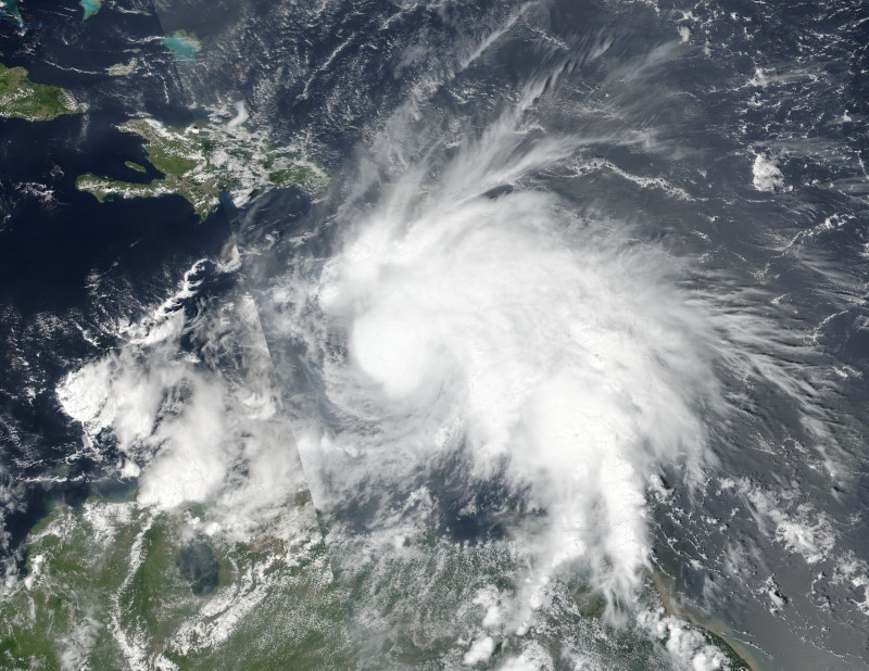 Huracán Matthew está fuera de las costas venezolanas