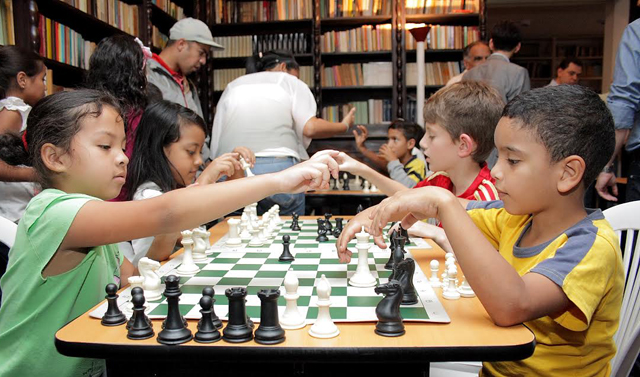 Ecarri: Vamos a invadir nuestros sectores populares con ajedrez y educación