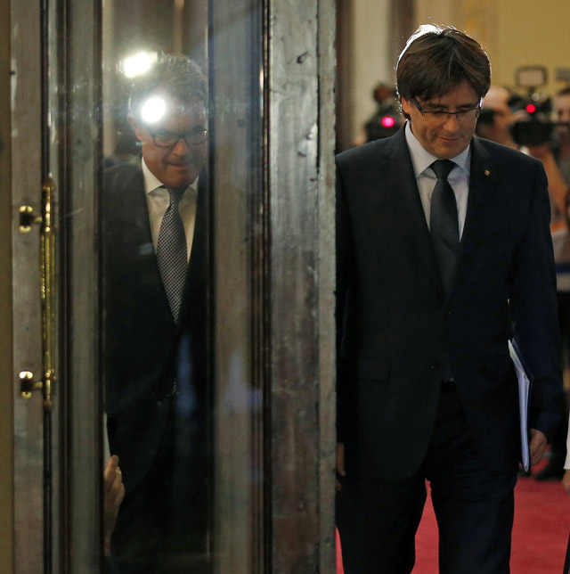 Fiscalía pide 10 años de inhabitilitación para expresidente catalán Artur Mas