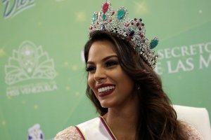 Miss Venezuela 2016 pide no ser indiferente ante lo que sucede en el país