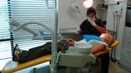 Falta de insumos de higiene eleva afecciones periodontales