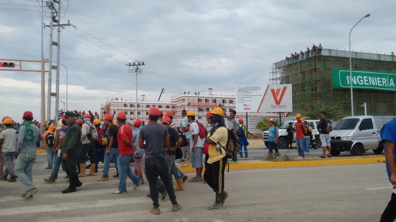 Trabajadores de Misión Vivienda en Nueva Esparta protestan por atraso en el pago de los cestatickets