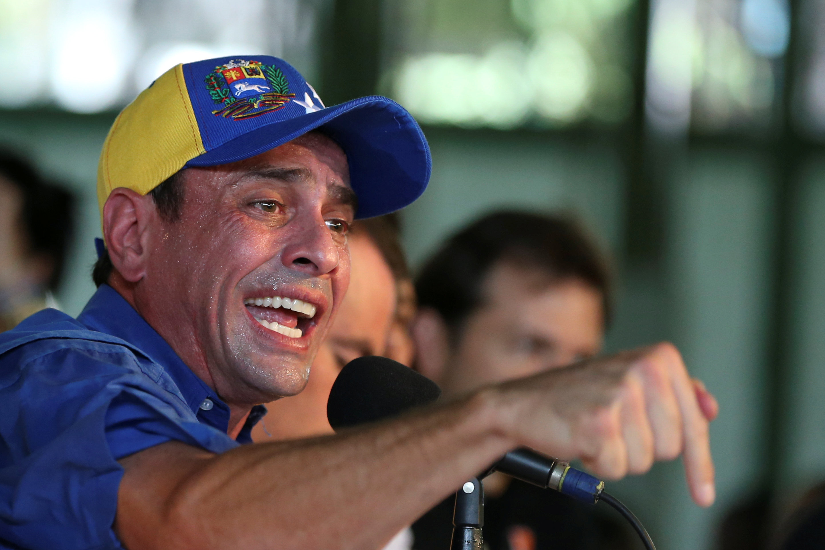 Henrique Capriles: Ahora el maula dice que no se levantó de la mesa