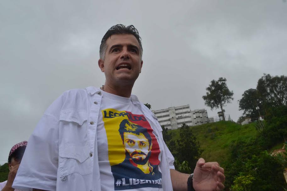 Feo La Cruz: La Unidad fue al diálogo con 112 diputados, salió con 109 y sin revocatorio
