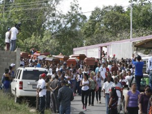 Realizaron sepelio múltiple para las 9 víctimas de Cariaco (FOTO)