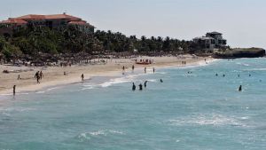 Cuba alcanza récord de cuatro millones de turistas en 2016