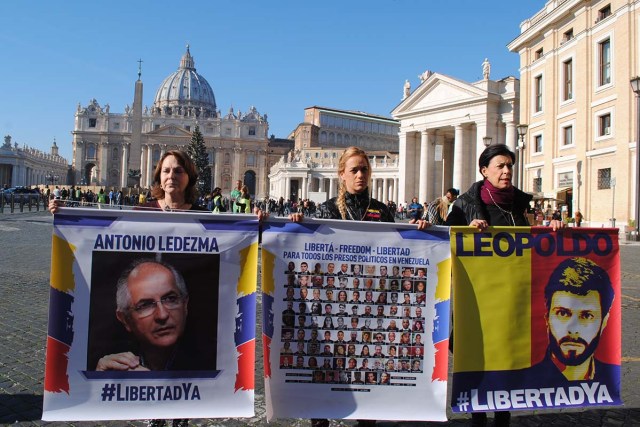 Mitzy desde El Vaticano