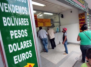 Casas de cambio en Cúcuta exigen presentar pasaporte para retirar los pesos