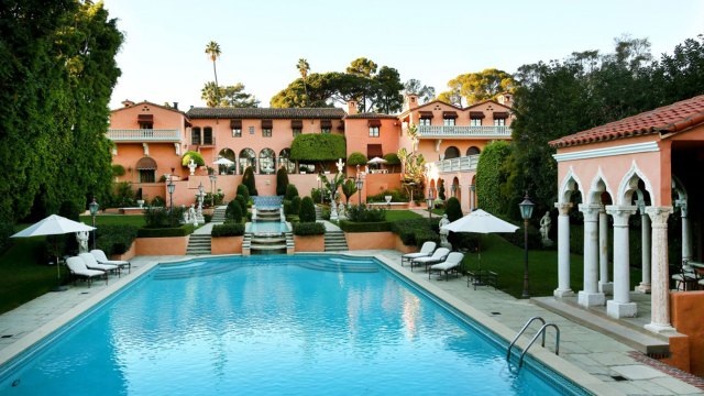 La mansión, construida en la década de 1920, está a la venta por USD 195 millones. Los Kennedys, Rihanna y el Príncipe de Mónaco se encuentran entre los huéspedes más famosos. Foto: Infobae