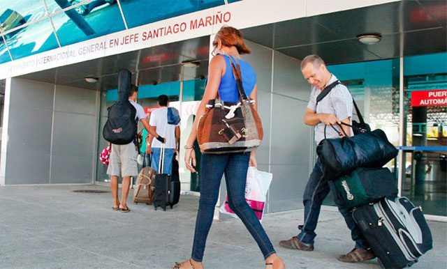 Viajar a Margarita por avión equivale a más de tres años de sueldo mínimo