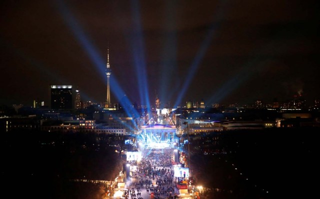 A general view of the venue at the Brandenburg Gate ahead of New Year's Eve celebrations in Berlin, Germany December 31, 2016. REUTERS/Fabrizio Bensch