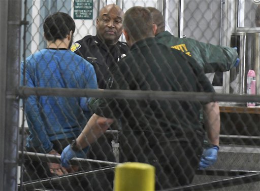 Atacante de aeropuerto de Florida puede enfrentar la pena de muerte