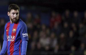 Messi evita en el 90 derrota de un Barcelona que se aleja del título