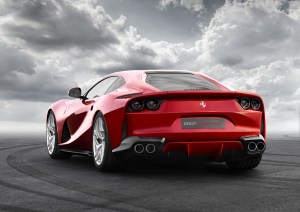 Ese alegre momento cuando Ferrari presenta un nuevo carro: Maravíllate con el  812 Superfast (FOTOS)