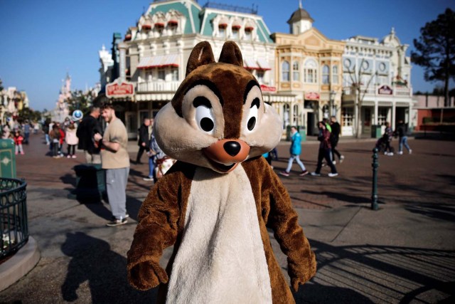 A Chip and Dale Disney character poses for photos in Disneyland Paris ahead of the 25th anniversary of the park in Marne-la-Vallee, near Paris, France, March 16, 2017. Picture taken March 16, 2017. REUTERS/Benoit Tessier