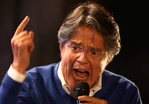 Opositor Lasso teme por su libertad y asegura que Correa es un “dictador”