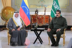 En reunión con diplomáticos saudíes, Maduro afirma que Venezuela es “casi una República árabe”