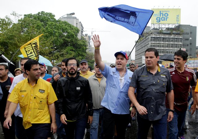 Diputados acompañaron a los caraqueños en las acciones de calle. Foto: Reuters