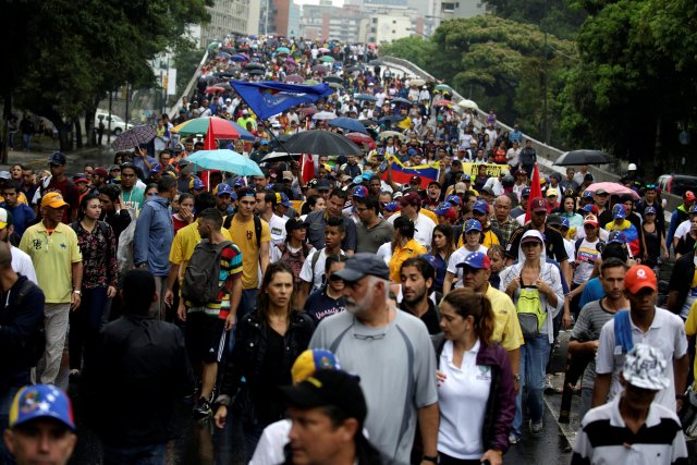 Diputados acompañaron a los caraqueños en las acciones de calle. Foto: Reuters