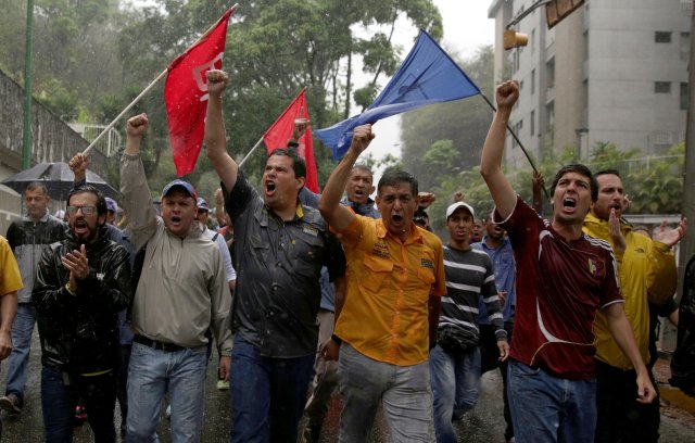 Diputados acompañaron a los caraqueños en las acciones de calle. Foto: Reuters