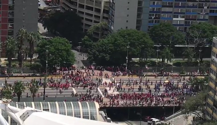 VIDEO de la avenida Bolívar desde punto alto: Lo que las tomas cerradas y bajas de VTV no muestra