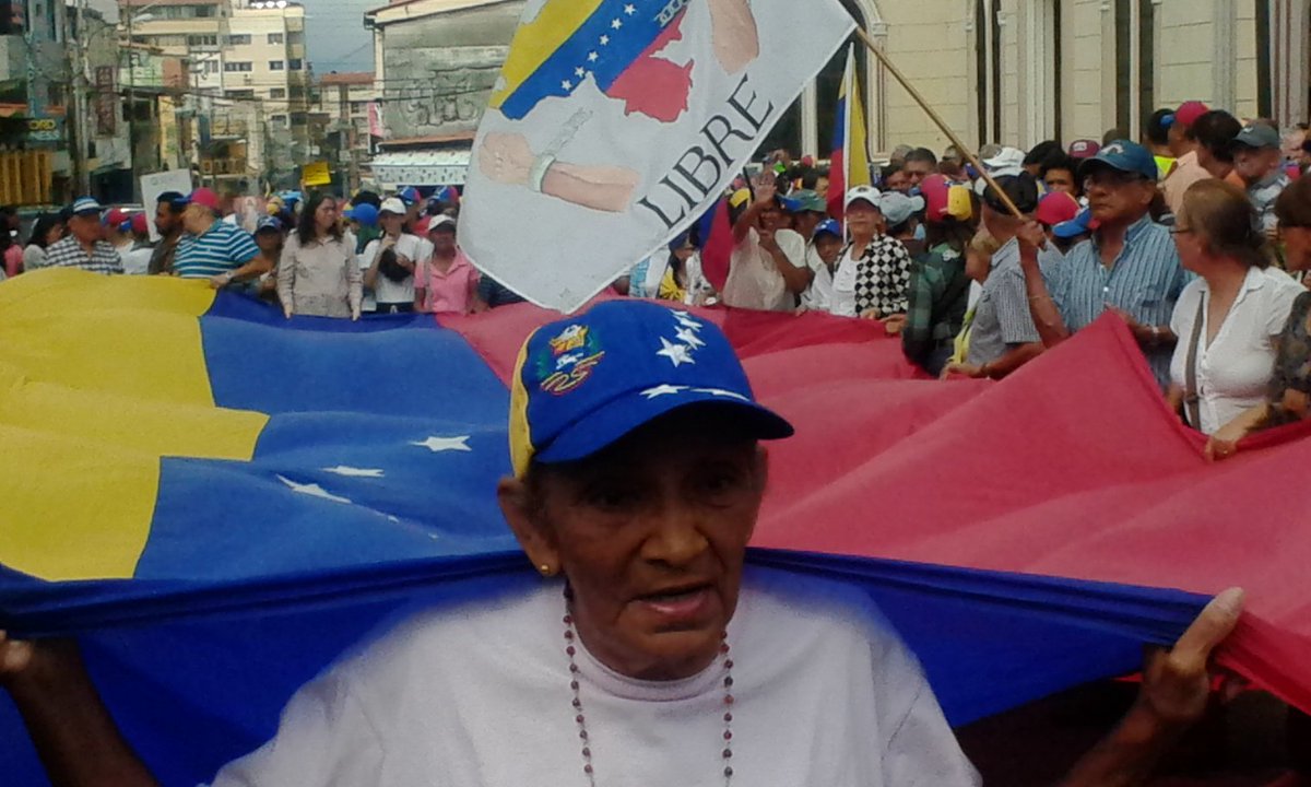 Así se desarrolló la marcha de los abuelos en Mérida #12May (Fotos)