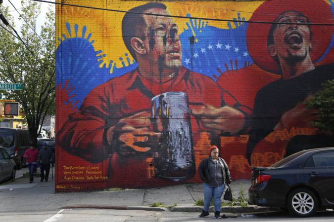 Venezolanos destruyeron mural de Chávez en Nueva York