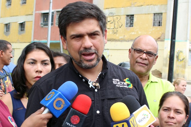 El alcalde del municipio Sucre, Carlos Ocariz