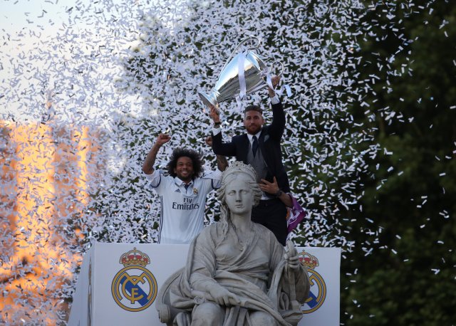 El Real Madrid celebró el nuevo título con su afición (Foto: Reuters)