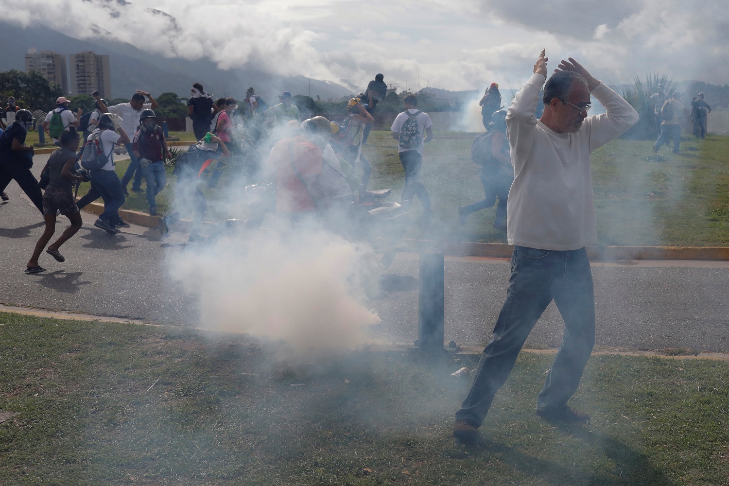 Fuerzas de seguridad prohíben plantón en Caracas (Fotos)