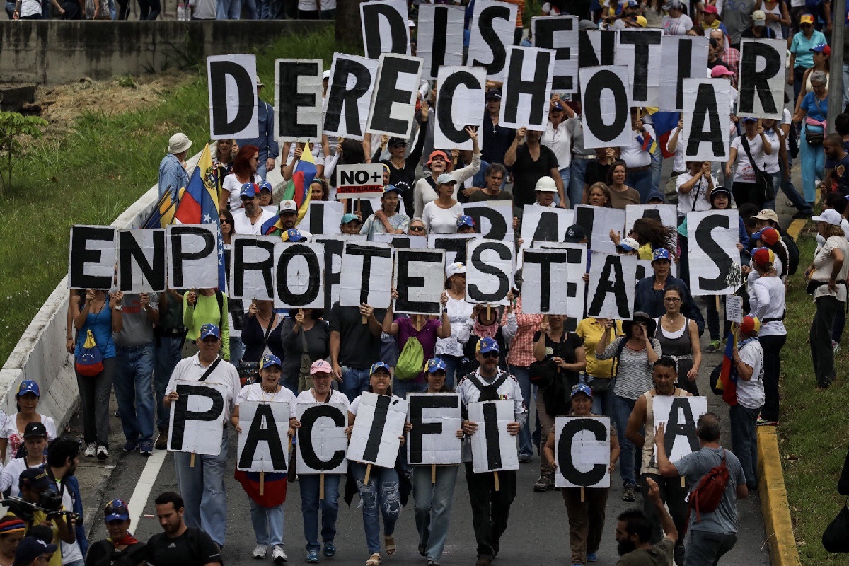 Oposición insta a sacar banderas y honrar a la historia con cacerolazo este #5Jul