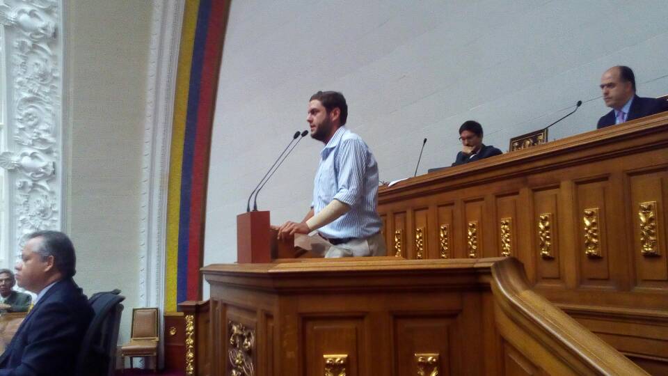 Requesens a Reverol: Te nombraron ministro para protegerte