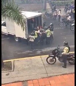 PNB detuvo a 15 estudiantes de la Universidad Simón Bolívar en Chacaíto (lista+video)