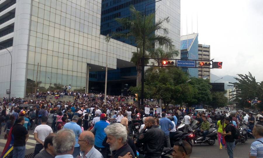 Movimiento Estudiantil se moviliza al CNE desde Parque Cristal #19Jun