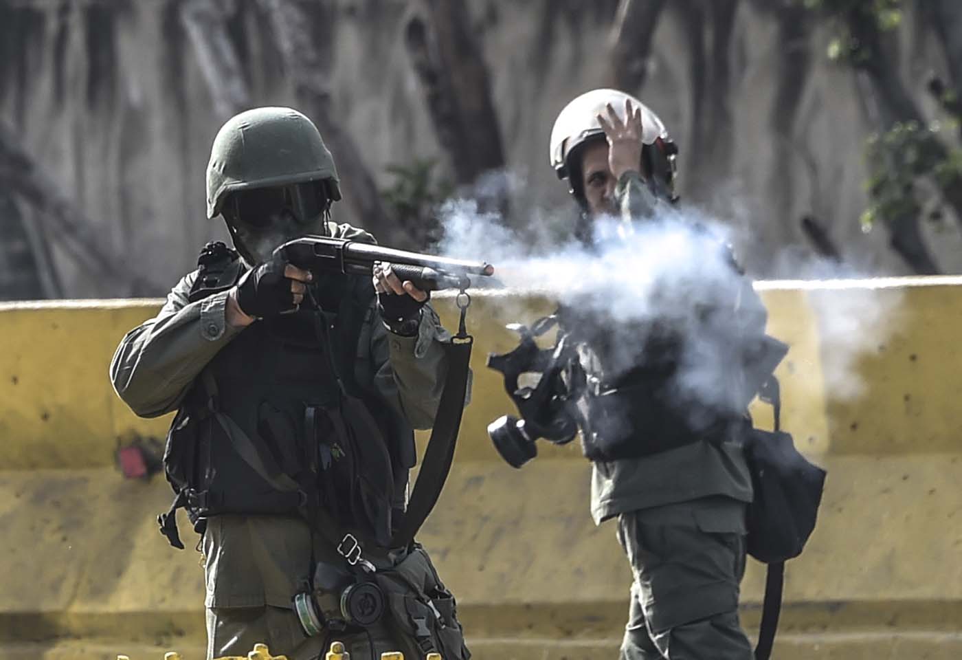 La “gloriosa” GNB arremetió con disparos a manifestantes tras asesinato de un joven en Táchira