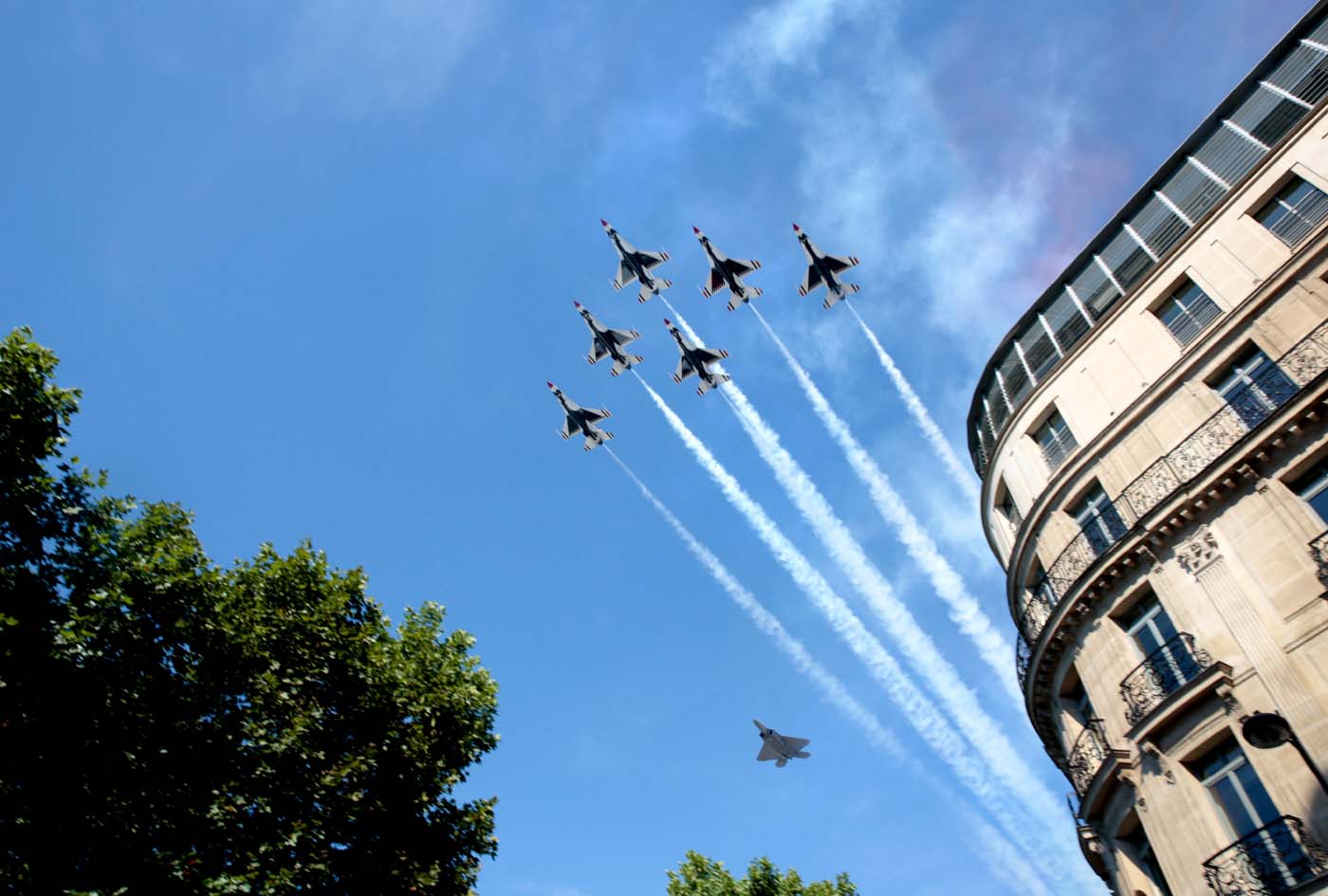 Desfile militar en Francia con Trump como invitado de honor (fotos)