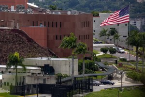 EEUU ordena al personal diplomático “no esencial” que abandone Venezuela por su seguridad