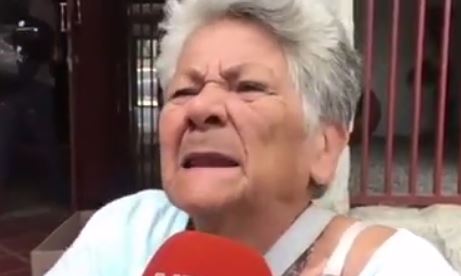 El desgarrador testimonio de una abuelita apuntada con una ametralladora de Nicolás Maduro (VIDEO)
