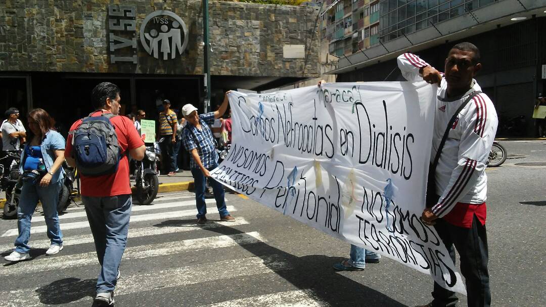 Protestan a las afueras del IVSS por tratamientos, medicinas e insumos