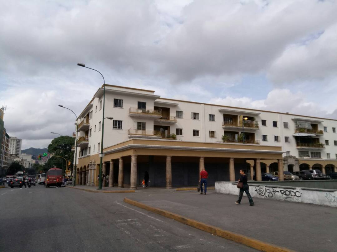 El Silencio, en el centro de Caracas, casi vacío por #ParoNacional