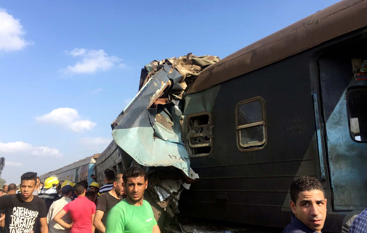 Suben a 41 los muertos en el choque de trenes en Egipto