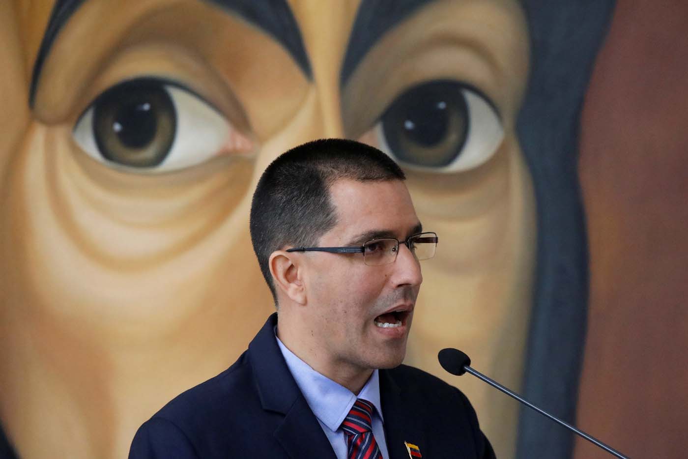 Arreaza dice que Macri apoya “actos de corrupción de sus aliados” en Venezuela