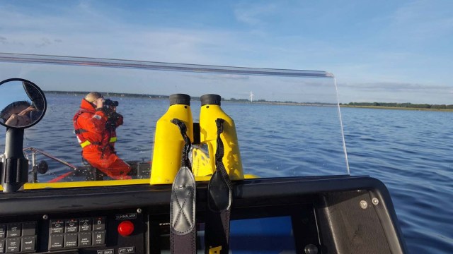 A Swedish Sea Rescue Society team searches for missing Swedish journalist Kim Wall by the coast in Oresund, Sweden August 15, 2017. TT News Agency/Fredrik Winbladh/Swedish Sea Rescue Society/Handout via REUTERS ATTENTION EDITORS - THIS IMAGE WAS PROVIDED BY A THIRD PARTY.SWEDEN OUT. NO COMMERCIAL OR EDITORIAL SALES IN SWEDEN. NO RESALES. NO ARCHIVES