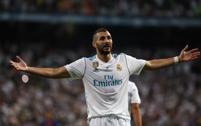 Soccer Football - Real Madrid vs Barcelona - Spanish Super Cup Second Leg - Madrid, Spain - August 16, 2017 Real Madrid’s Karim Benzema celebrates scoring their first goal REUTERS/Juan Medina